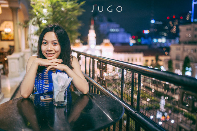 晚上胡志明的温度刚刚好,坐在楼顶的露天吧台吹吹风,听听歌,实在是