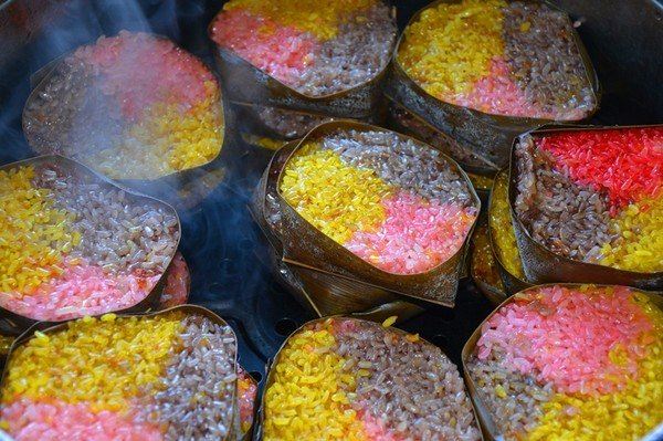 三色饭是海南中部山区苗族人民的传统小吃,只有在黎族,苗族人民传吵