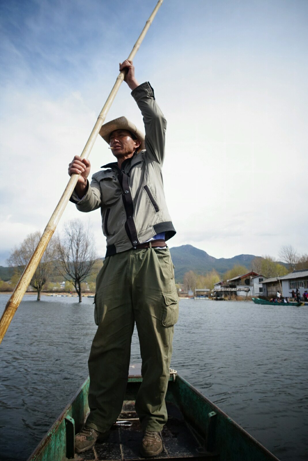 帅屌的船夫 拉市海