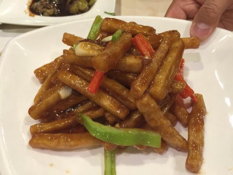 焦溜咯吱 很不错 咸酸口 东兴楼