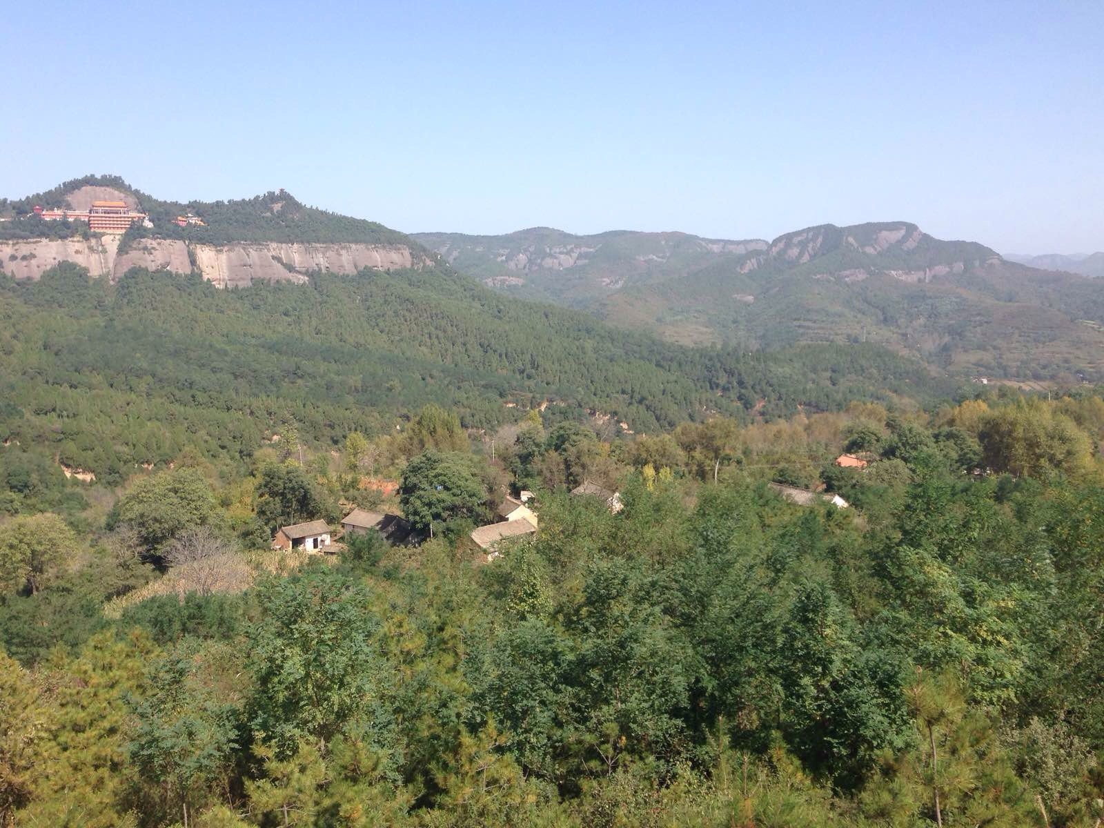 山凹裡的村落 照金香山,銅川