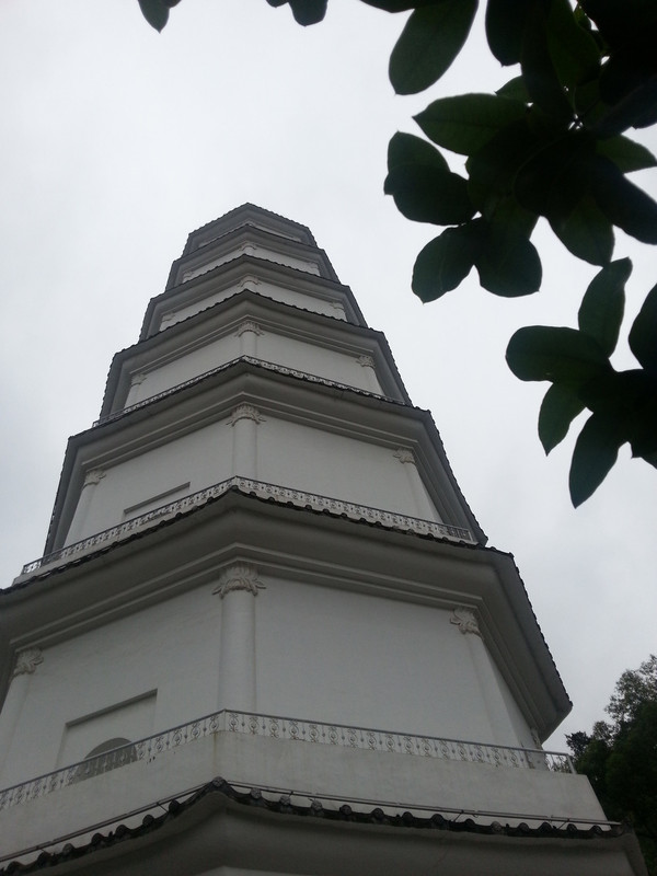 遊罷定遠寺,原路返回,繼續前行,依次是煉丹井,清風朗月,福州起義舊址