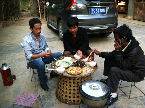 去泰国咯猜成语一个_去泰国的机票(3)