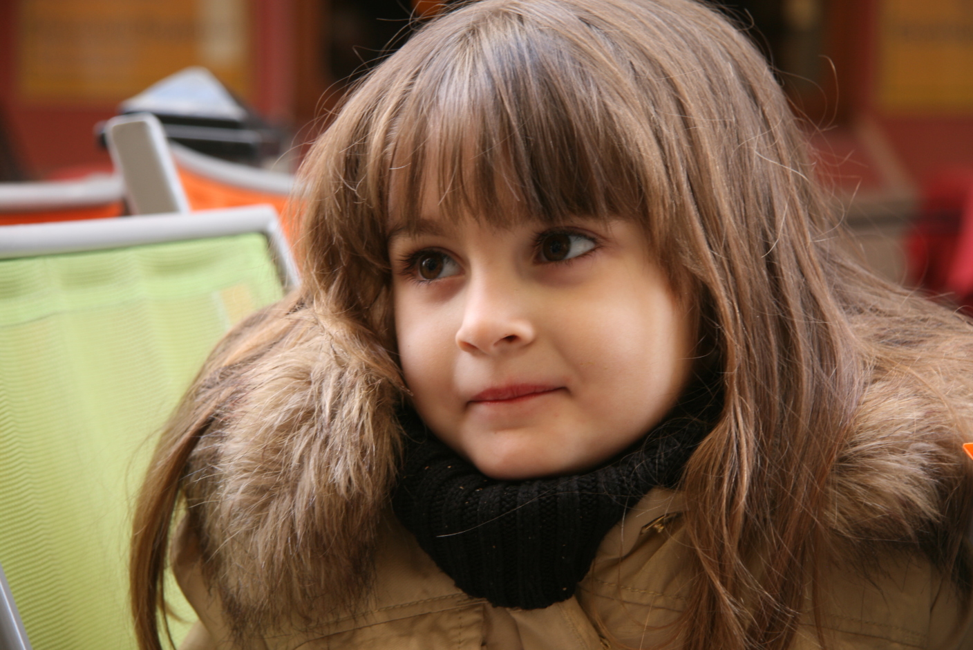 咖啡店老板娘的小女儿,可爱又大方.