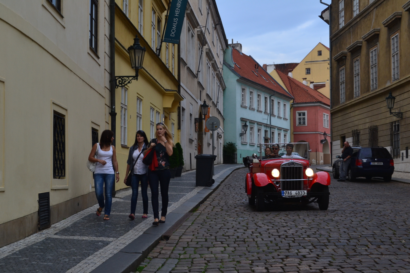 游游看世界,悠悠旅人生