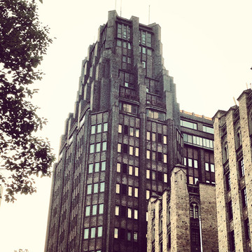 台妹pk★邬达克建筑巡礼～老上海的百年孤寂