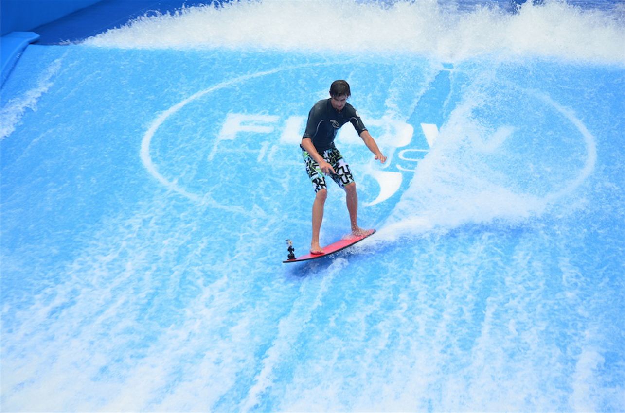 泰国曼谷人造冲浪乐园 Bangkok Artificial Surf Park